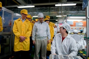 Apple CEO Cook visits the iPhone production line at the newly built Foxconn Zhengzhou Technology Park